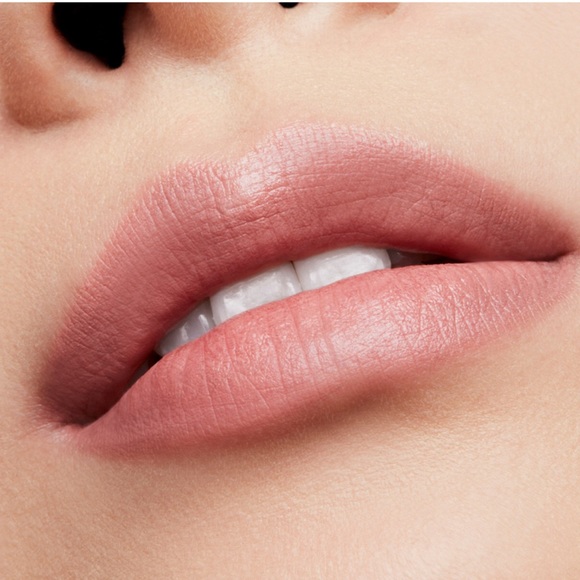 MAC Love Me Lipstick Laissez-Faire π - Picture 13 of 16